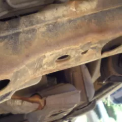 Conoce los daños en el chasis de tu coche y cómo repararlos.