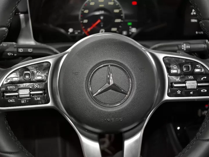 los airbags frontales son mas eficaces en los