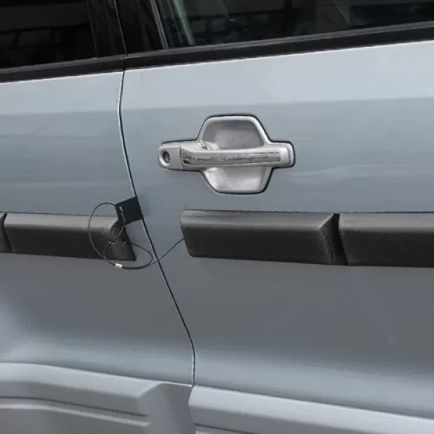 Protege tu coche: Un nuevo protector de puertas